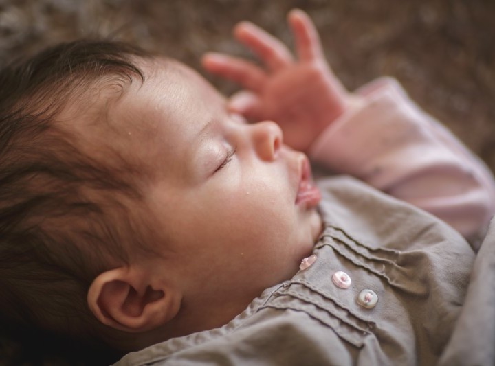 Séance bébé Zoé au home-studio en région parisienne